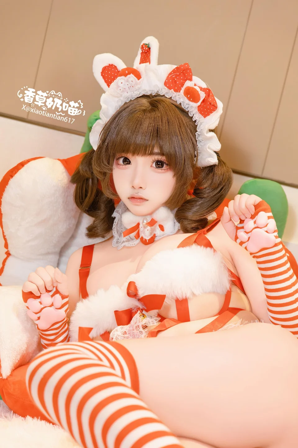 香草奶喵 - No.001 圣诞礼物 [135P,25V-1.04GB] tg@simisebaisi 【丝足阁】043.webp